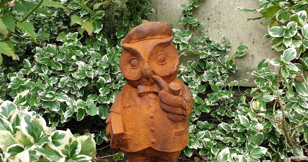 Gusseisen Skulptur "Eule mit Pfeife" | Wolfridge